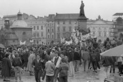 1989-r.-Wiosenne-demonstracje-mlodziezy-i-studentow-w-Krakowie-fot.-Jacek-Boron-Tomasz-43