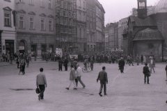16.04.1989-r.-Cichy-marsz-w-Krakowie.-Katyn-pamietamy-fot.-Jacek-Boron-AF-FMW-16