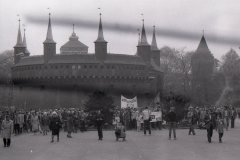 16.04.1989-r.-Cichy-marsz-w-Krakowie.-Katyn-pamietamy-fot.-Jacek-Boron-AF-FMW-20