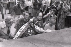 16.04.1989-r.-Cichy-marsz-w-Krakowie.-Katyn-pamietamy-fot.-Jacek-Boron-AF-FMW-23
