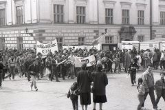 16.04.1989-r.-Cichy-marsz-w-Krakowie.-Katyn-pamietamy-fot.-Jacek-Boron-AF-FMW-32