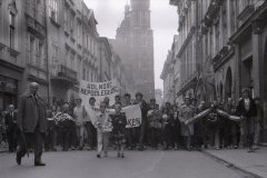 16.04.1989-r.-Cichy-marsz-w-Krakowie.-Katyn-pamietamy-fot.-Jacek-Boron-AF-FMW-4