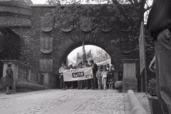 16.04.1989-r.-Cichy-marsz-w-Krakowie.-Katyn-pamietamy-fot.-Jacek-Boron-AF-FMW-9