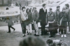 16.12.1987r.-Krakow.-Pikieta-Pikieta-czlonkow-KPN-i-FMW-w-rocznice-pacyfikacji-kopalni-Wujek-w-1982-roku-9