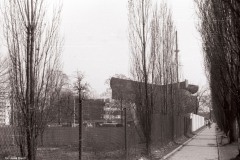 1987-r.-Nowa-Huta.-Parking-milicyjny.-fot.-Jacek-Boron_01