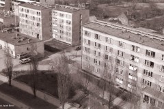 1987-r.-Nowa-Huta.-Parking-milicyjny.-fot.-Jacek-Boron_02