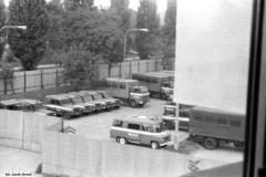 1987-r.-Nowa-Huta.-Parking-milicyjny.-fot.-Jacek-Boron_08